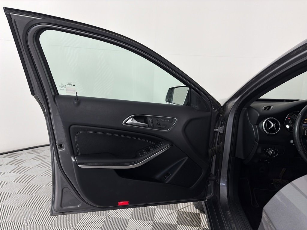 Used 2017 Mercedes-Benz GLA 250 4MATIC image 10