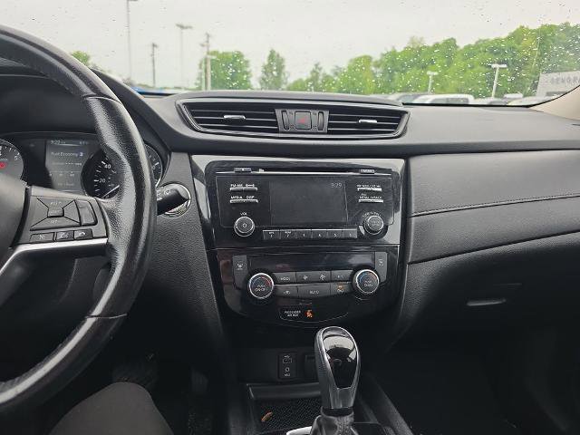 Used 2017 Nissan Rogue SV AWD/4WD image 30