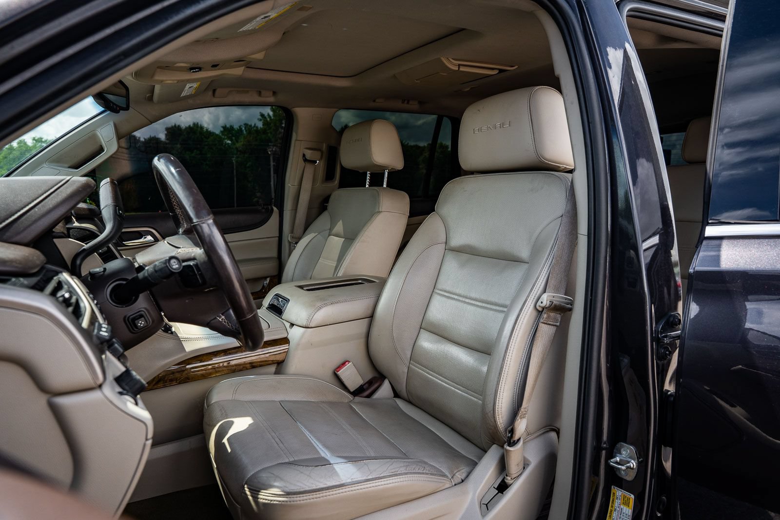 Used 2017 GMC Yukon Denali w/ Open Road Package RWD image 20