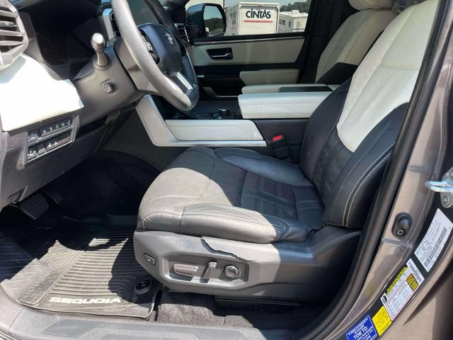 Used 2024 Toyota Sequoia Capstone AWD/4WD image 30
