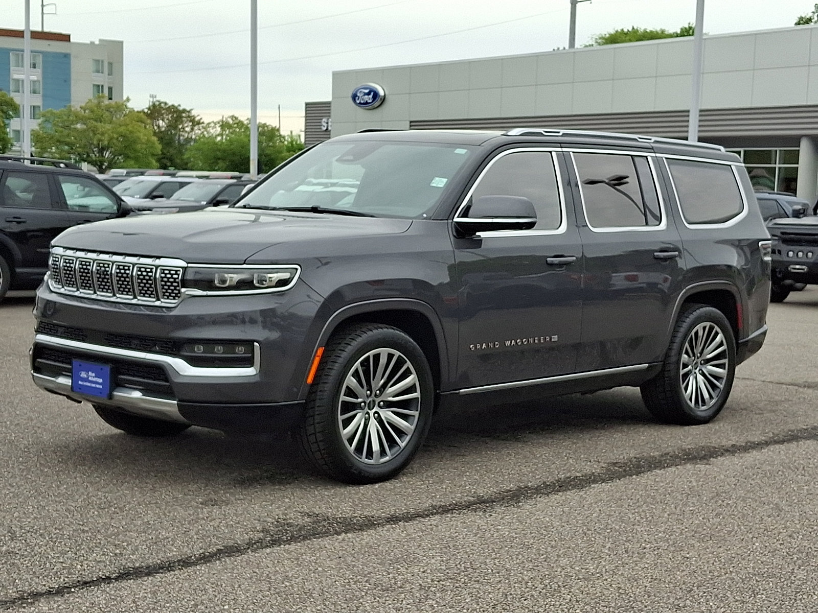 Used 2022 Jeep Grand Wagoneer Series III w/ Flexible Seating Group AWD/4WD image 5