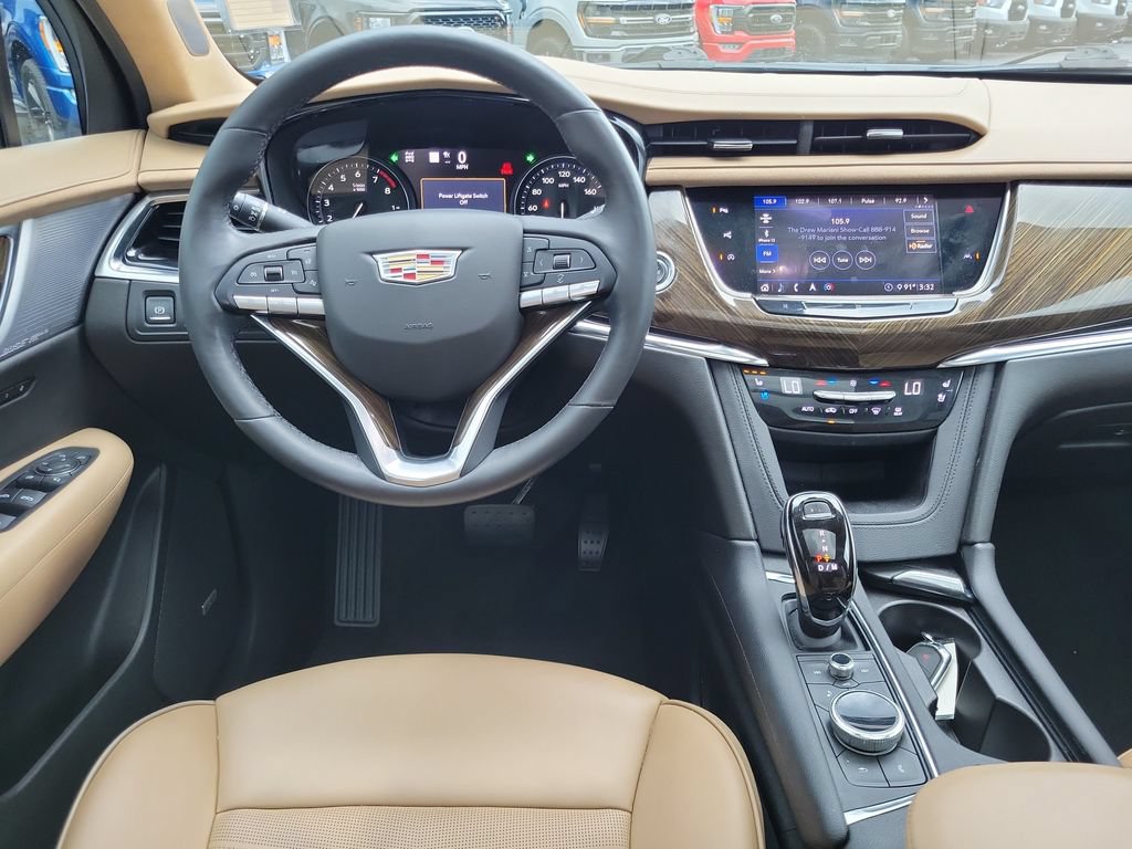Used 2020 Cadillac XT6 Premium Luxury w/ Platinum Package AWD/4WD image 12