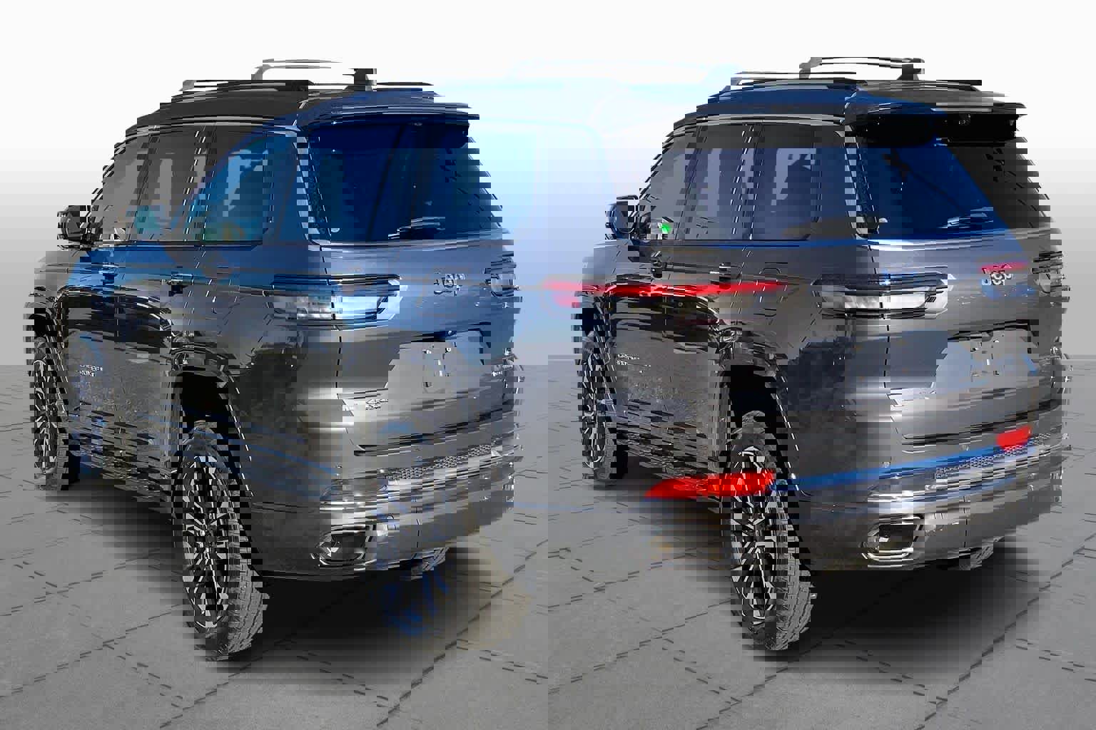 Used 2021 Jeep Grand Cherokee L Overland w/ Luxury Tech Group IV image 11