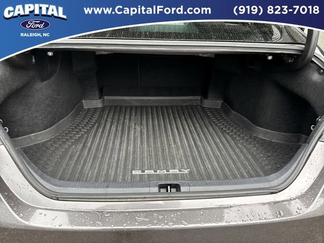 Used 2023 Toyota Camry SE image 16