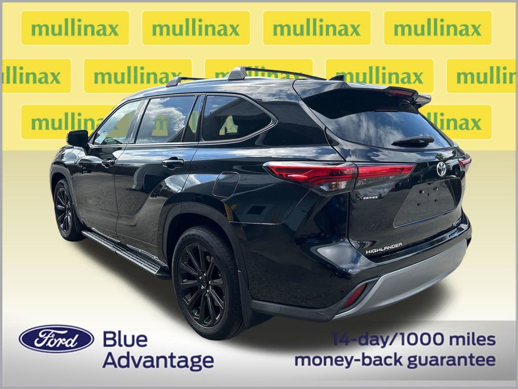 Used 2022 Toyota Highlander Platinum FWD image 3