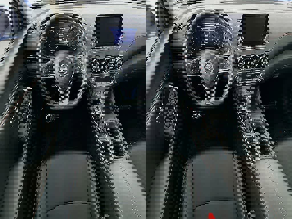 Used 2025 Nissan Sentra SR w/ SR Premium Package image 13