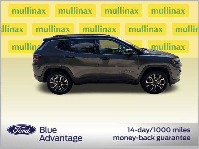Used 2022 Jeep Compass Limited AWD/4WD image 2