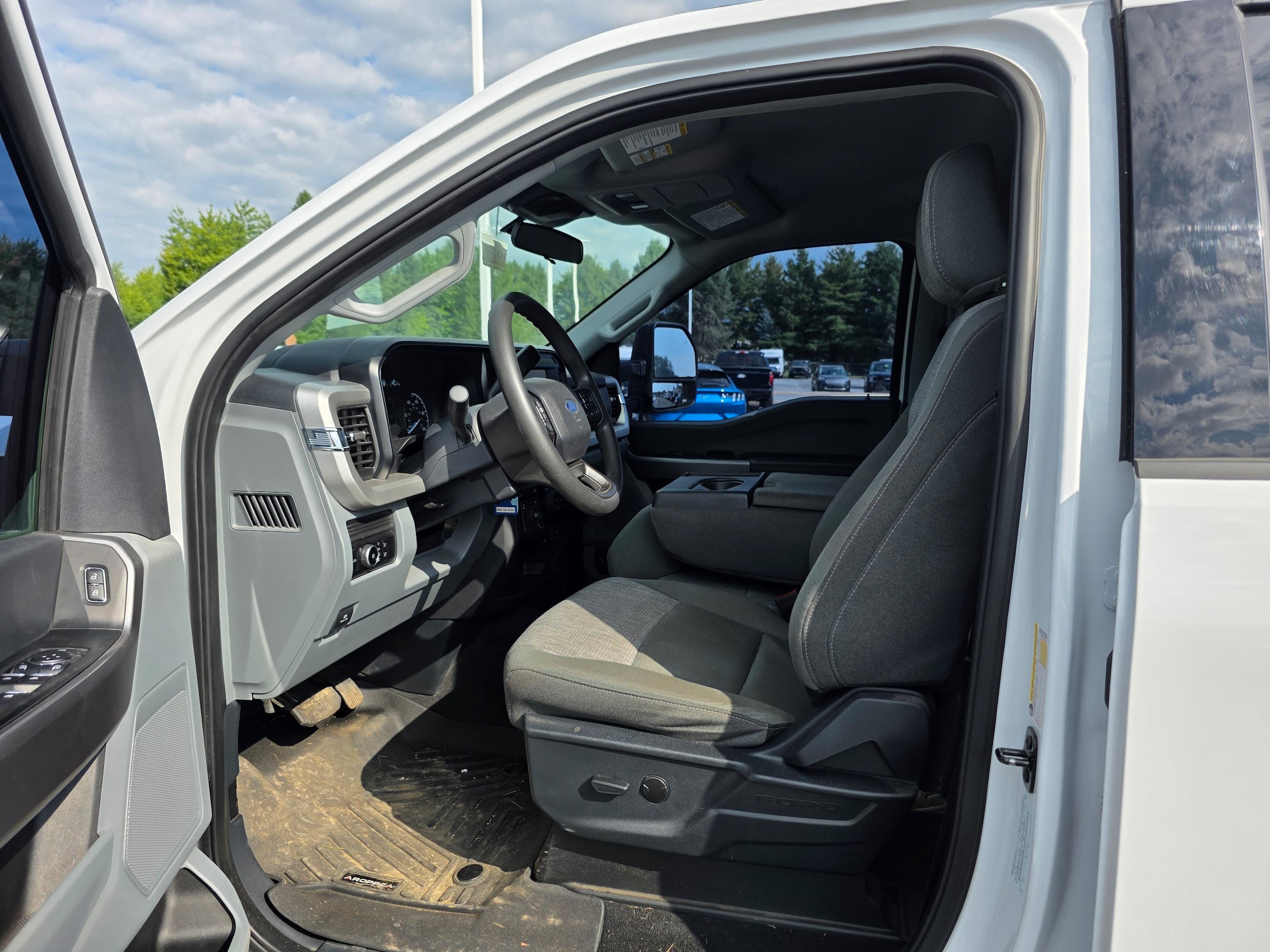Certified 2025 Ford F350 XLT AWD/4WD image 18