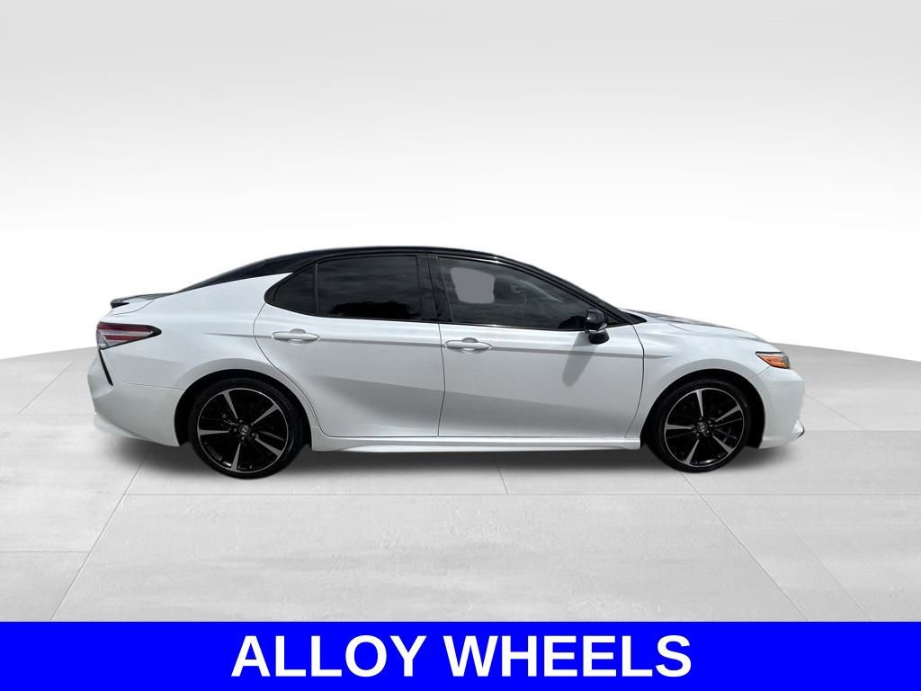 Used 2020 Toyota Camry XSE video 3