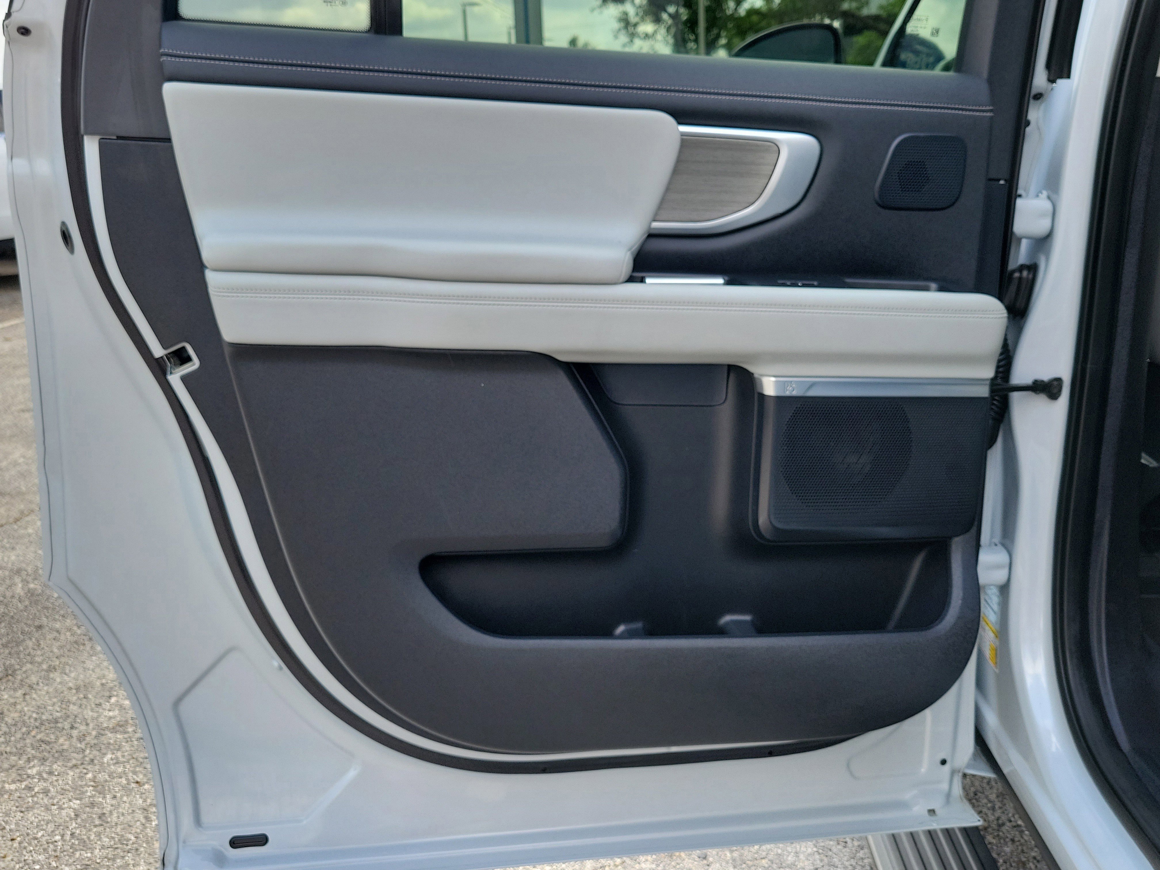 Certified 2025 Ford Expedition Max Platinum w/ Driver's Package image 12