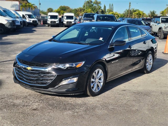 Used 2025 Chevrolet Malibu LT image 2