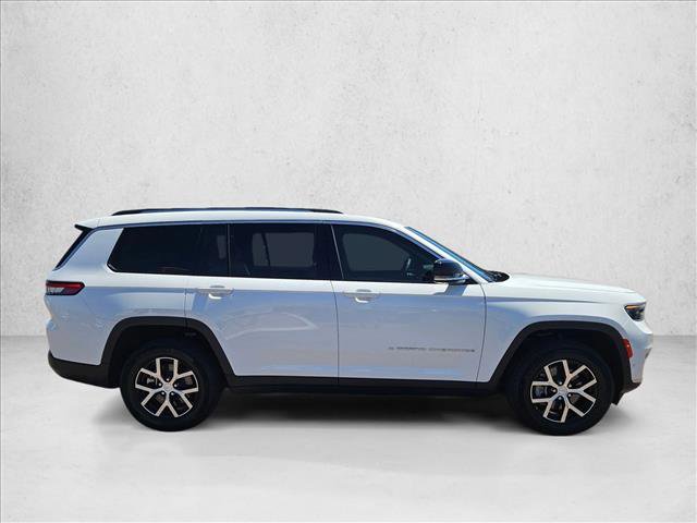 Used 2023 Jeep Grand Cherokee L Limited w/ Luxury Tech Group II AWD/4WD image 4