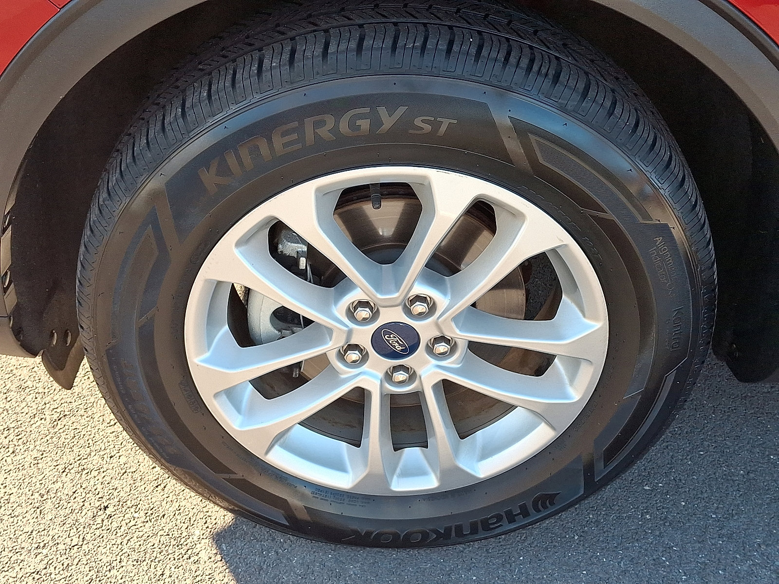 Certified 2020 Ford Escape SE image 28