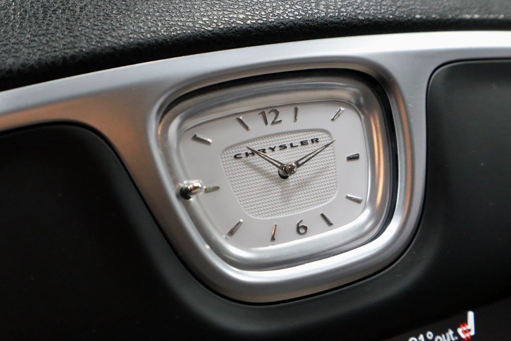 Used 2018 Chrysler 300 Touring L image 33