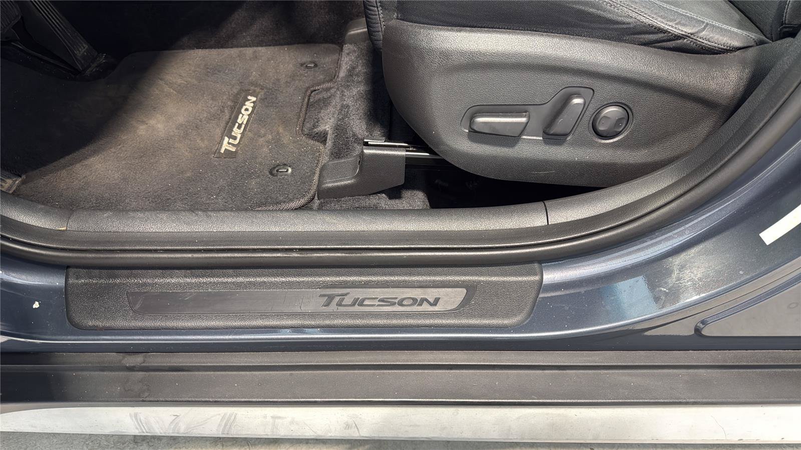 Used 2019 Hyundai Tucson Sport w/ Cargo Package AWD/4WD image 19