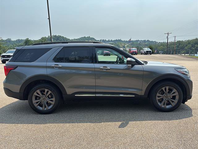 Certified 2025 Ford Explorer Active w/ Active Comfort Package AWD/4WD image 5