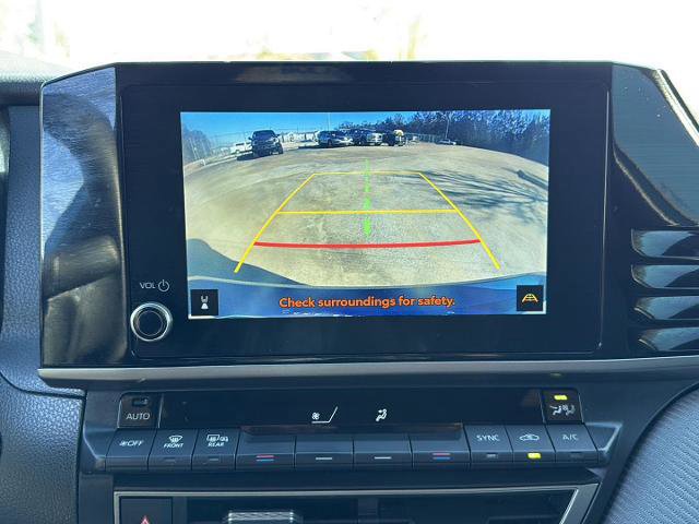 Used 2025 Toyota Camry SE w/ Convenience Package image 25