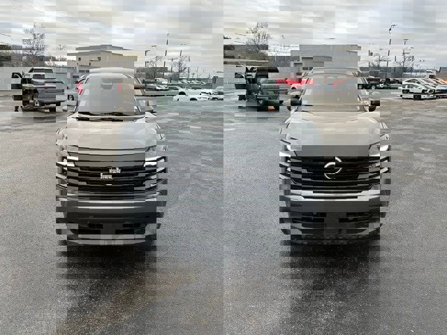 Used 2025 Nissan Kicks SV image 2