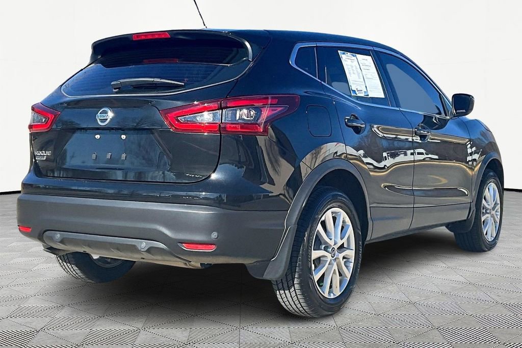 Used 2022 Nissan Rogue Sport S FWD image 2