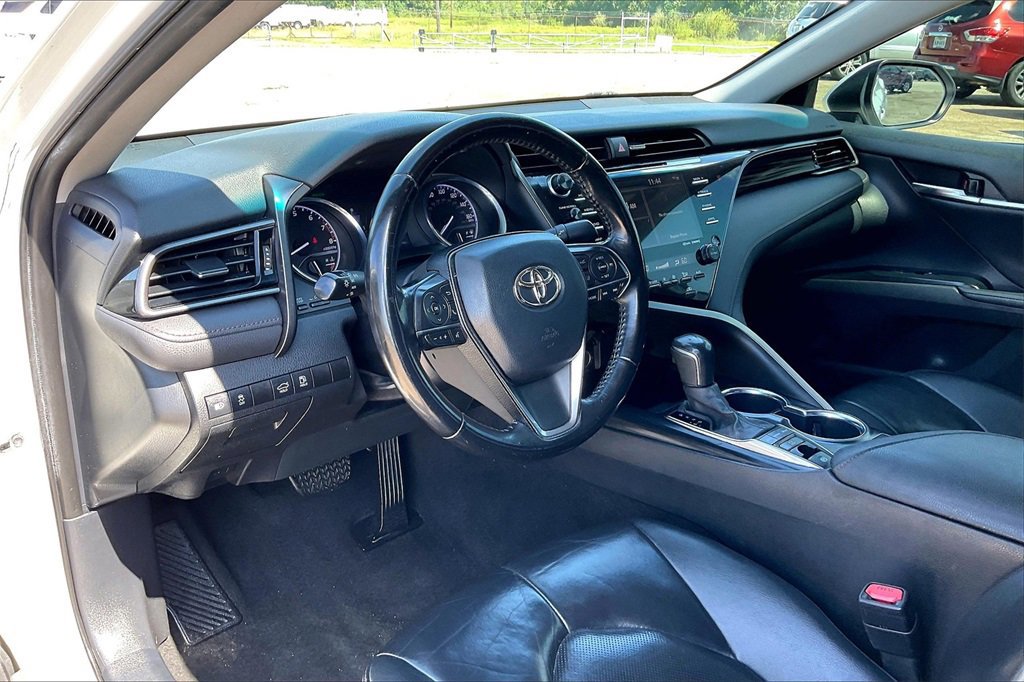 Used 2020 Toyota Camry XLE image 14