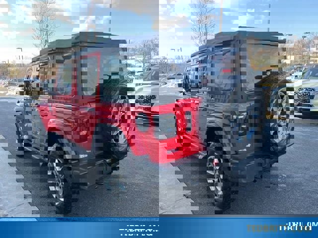 Used 2021 Jeep Wrangler Unlimited Sahara w/ Cold Weather Group image 3