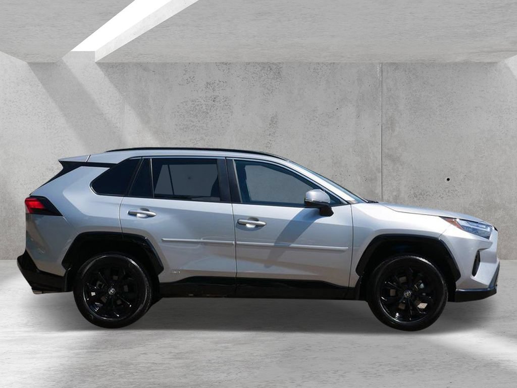 Used 2024 Toyota RAV4 SE w/ Convenience Package AWD/4WD image 2