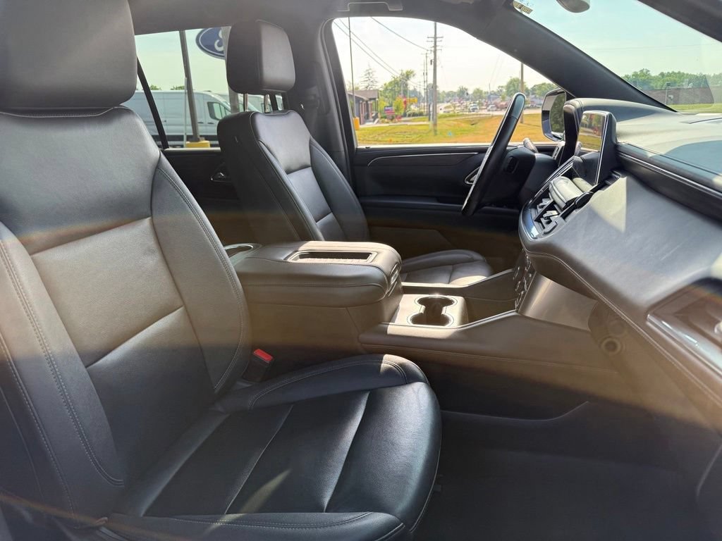 Used 2022 Chevrolet Tahoe Z71 w/ Luxury Package AWD/4WD image 13