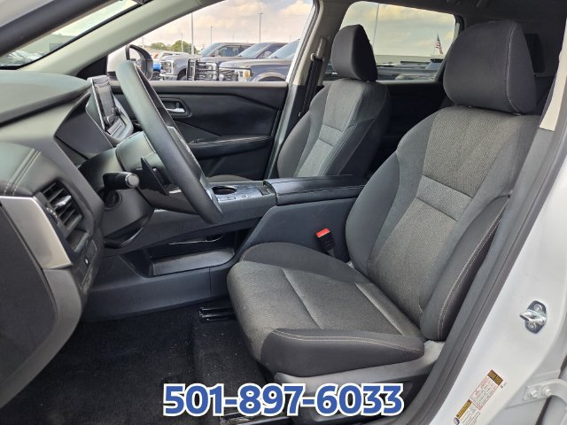 Used 2024 Nissan Rogue SV FWD image 9