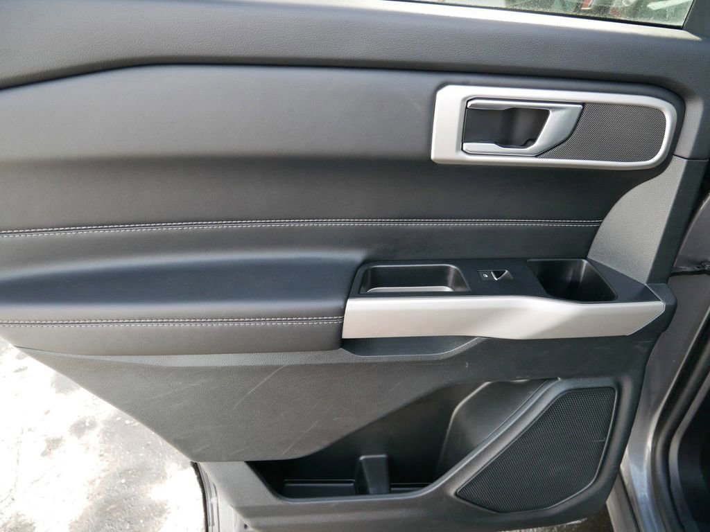 Certified 2022 Ford Explorer XLT w/ Equipment Group 202A image 14