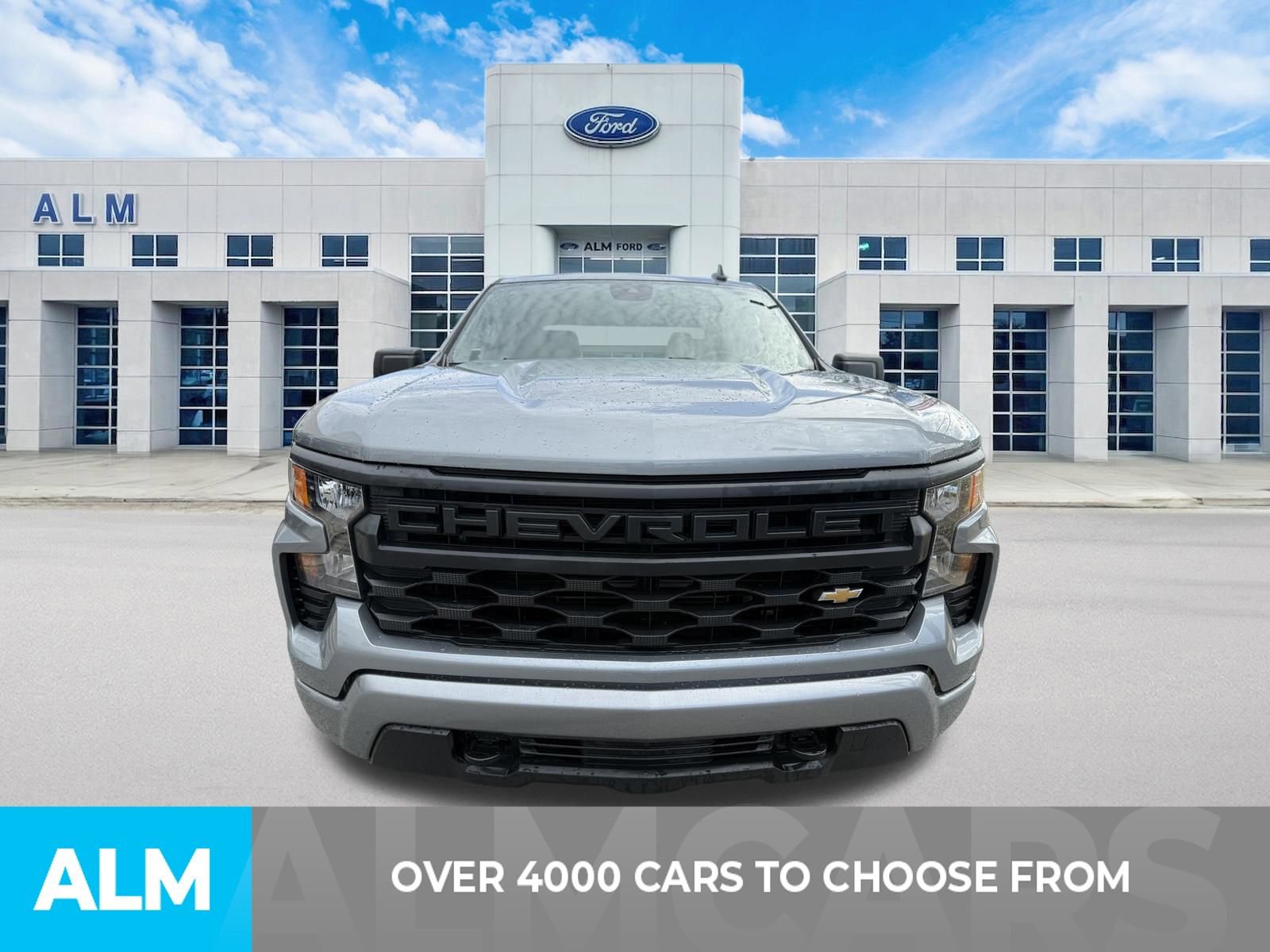 Used 2024 Chevrolet Silverado 1500 Custom image 2