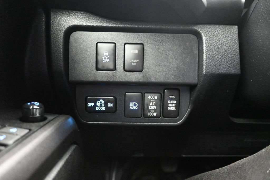 Used 2022 Toyota Tacoma TRD Sport w/ Technology Package AWD/4WD image 17