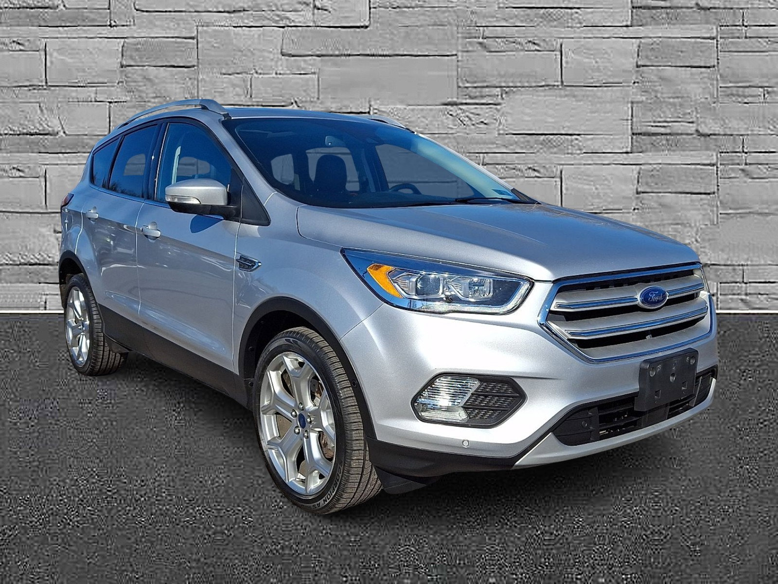 Certified 2019 Ford Escape Titanium image 2