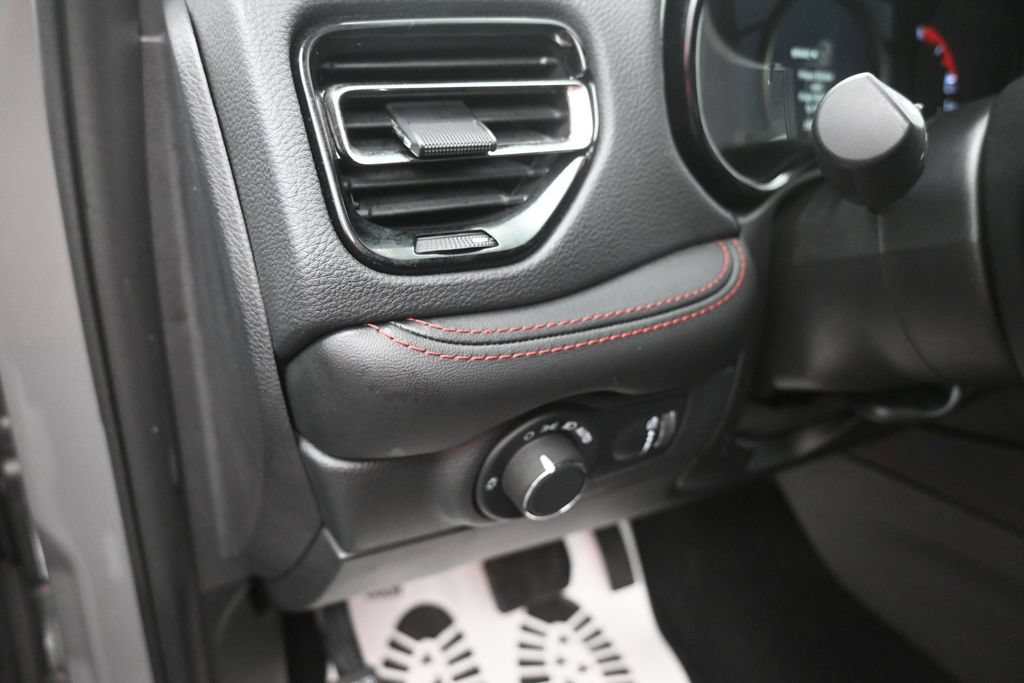 Used 2025 Dodge Durango GT AWD/4WD image 13