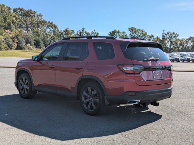 Used 2025 Honda Pilot Sport image 3