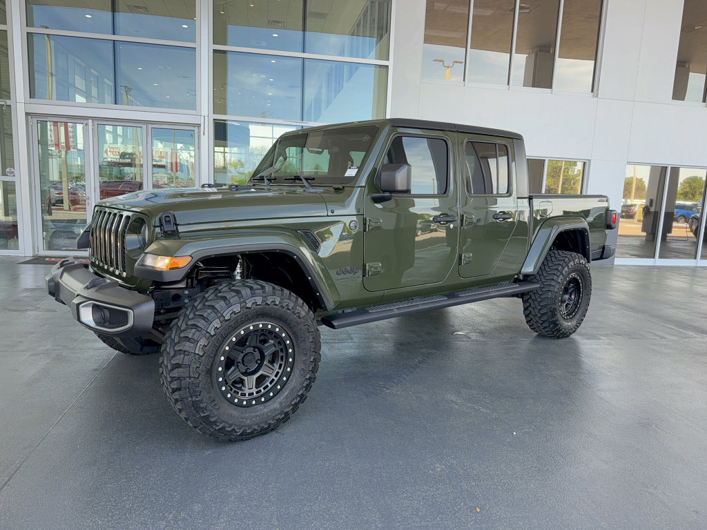 Used 2023 Jeep Gladiator Sport AWD/4WD image 2