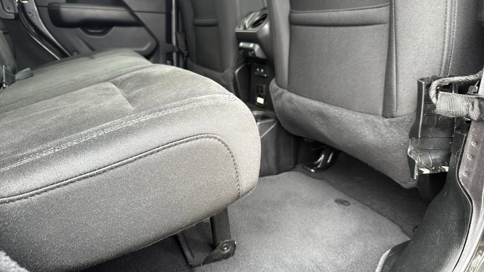 Used 2020 Jeep Wrangler Unlimited Sahara image 27