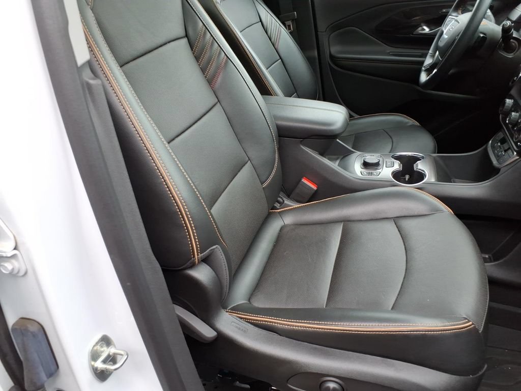 Used 2023 GMC Terrain AT4 w/ Tech Package AWD/4WD image 7
