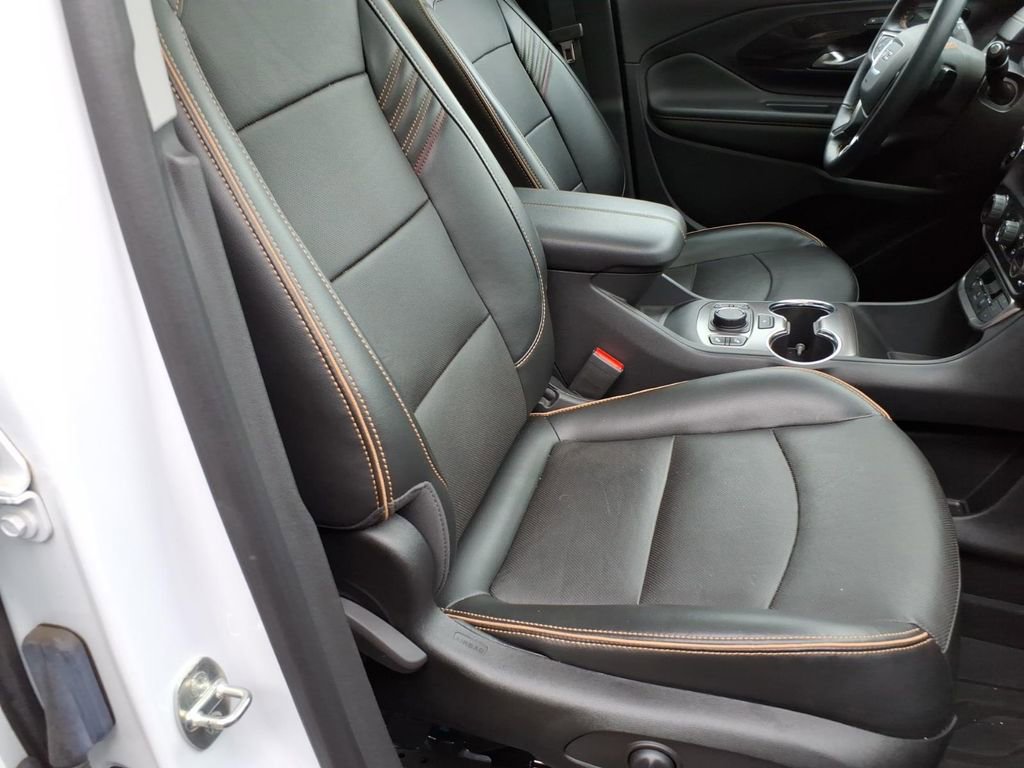 Used 2023 GMC Terrain AT4 w/ Tech Package AWD/4WD image 7