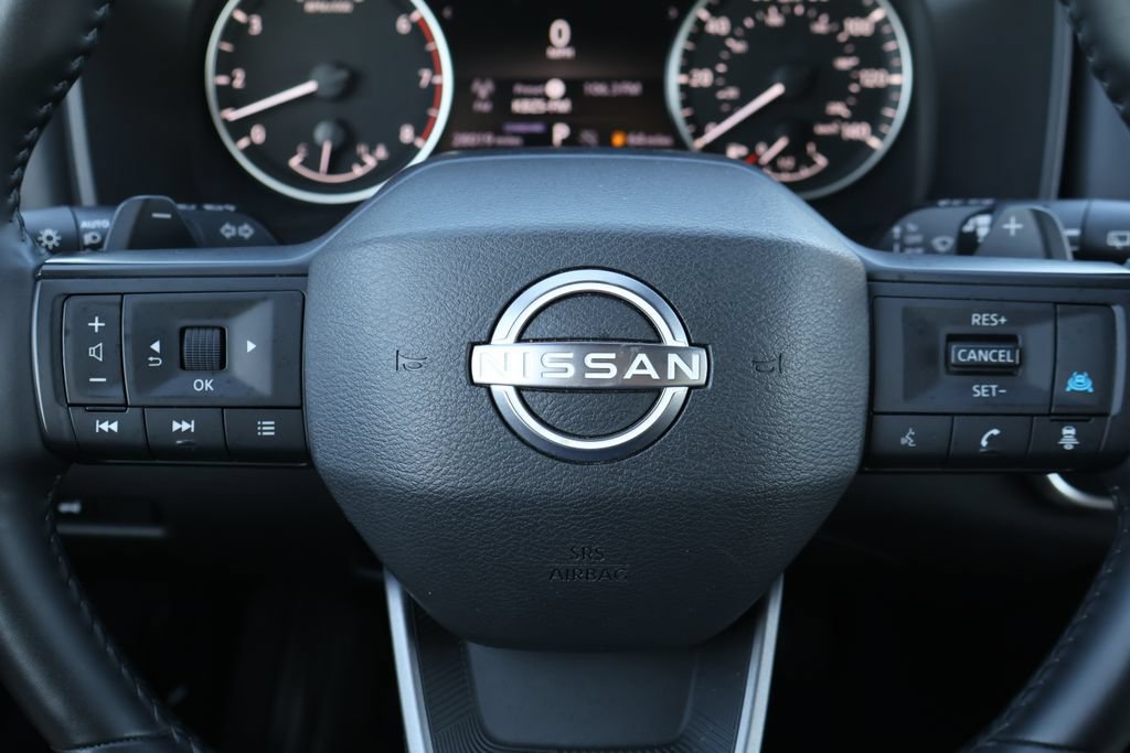 Used 2025 Nissan Rogue SV FWD image 33