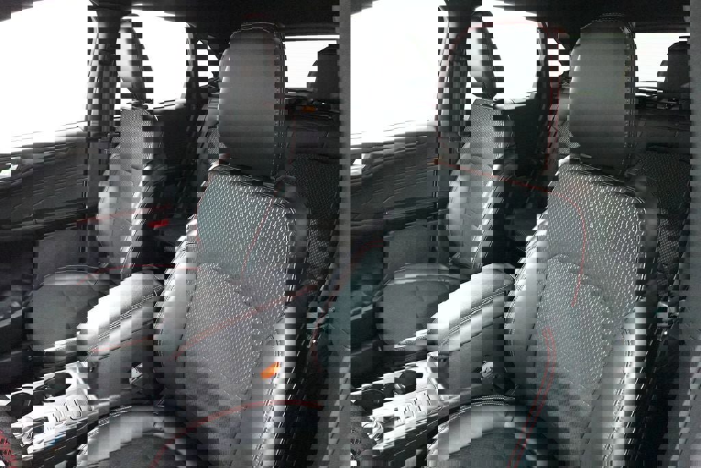 Certified 2025 Ford Escape ST-Line image 12