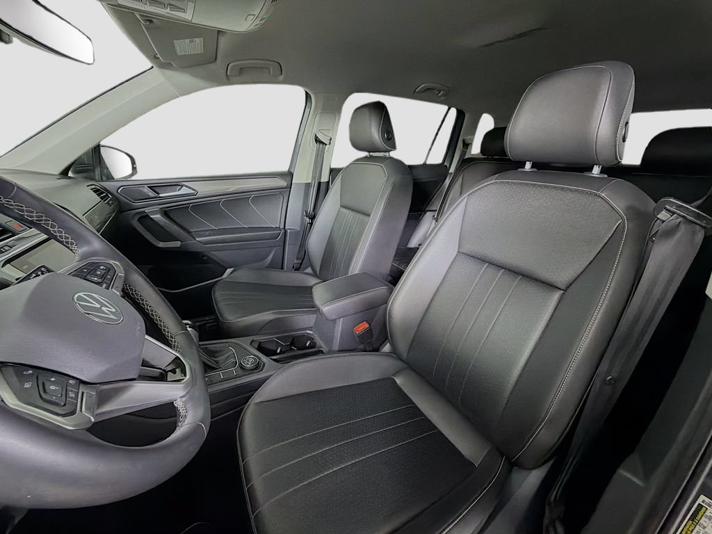 Used 2022 Volkswagen Tiguan SE AWD/4WD image 13