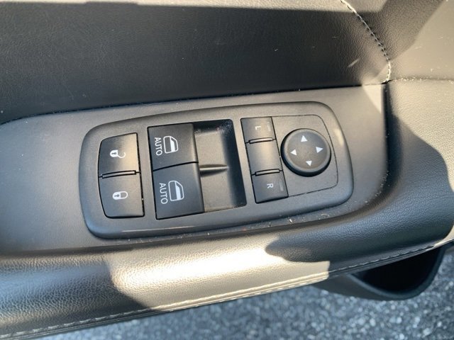 Used 2022 Dodge Challenger R/T w/ Plus Package image 13