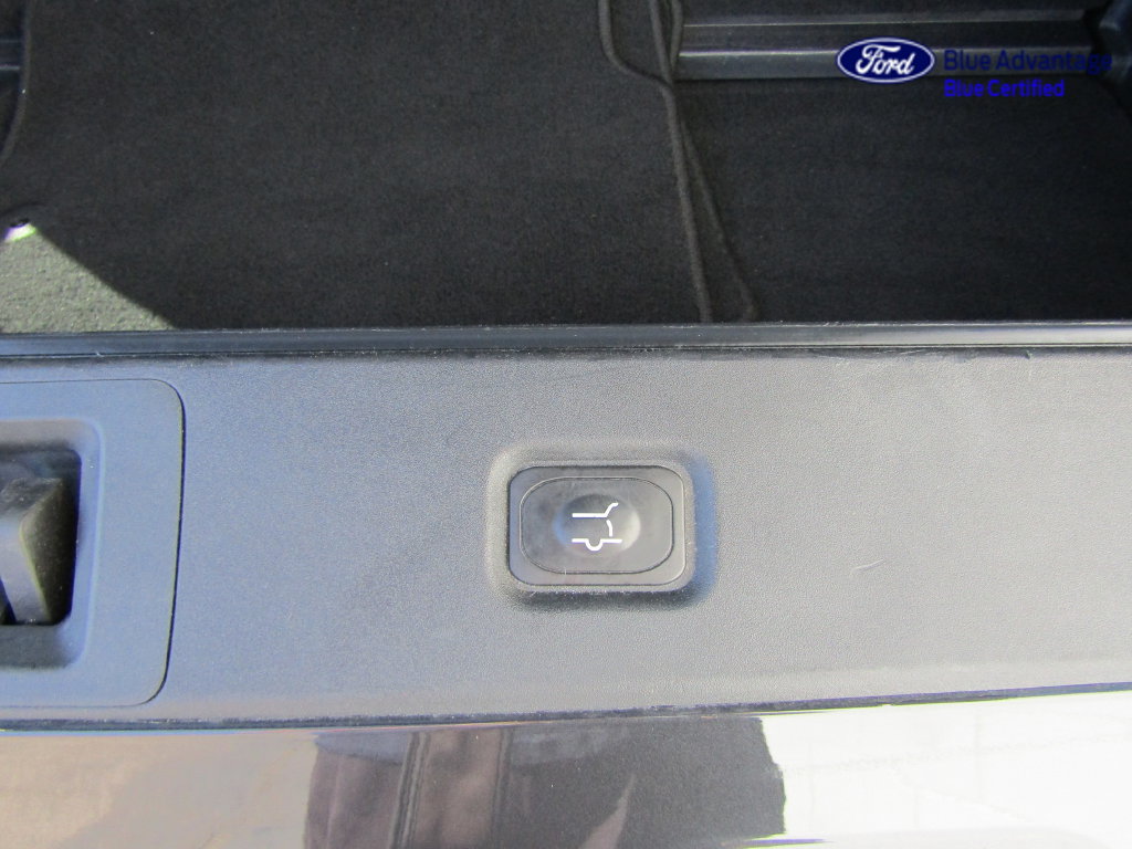 Certified 2025 Ford Expedition Active AWD/4WD image 11