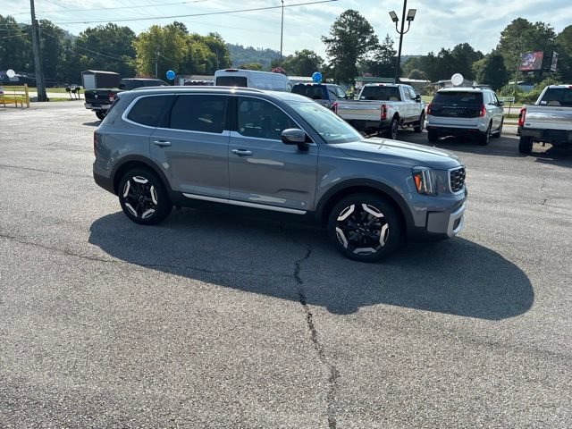 Used 2025 Kia Telluride S FWD image 48