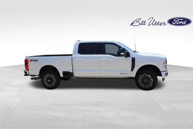 Certified 2025 Ford F250 Platinum w/ FX4 Off-Road Package AWD/4WD image 4