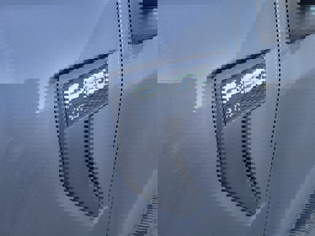 Certified 2022 Ford F150 XLT w/ Equipment Group 302A High image 3