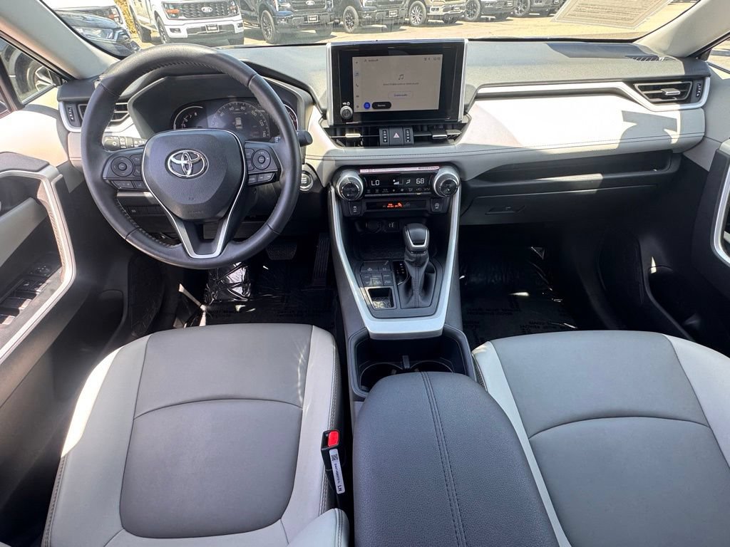 Used 2025 Toyota RAV4 XLE Premium AWD/4WD image 27