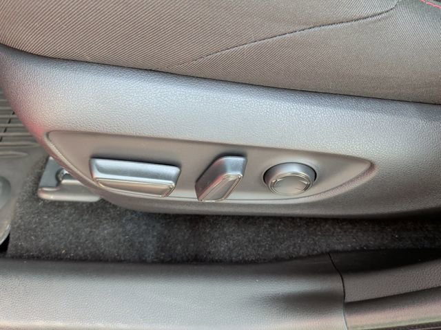 Used 2022 Toyota RAV4 SE w/ Weather & Moonroof Package AWD/4WD image 19