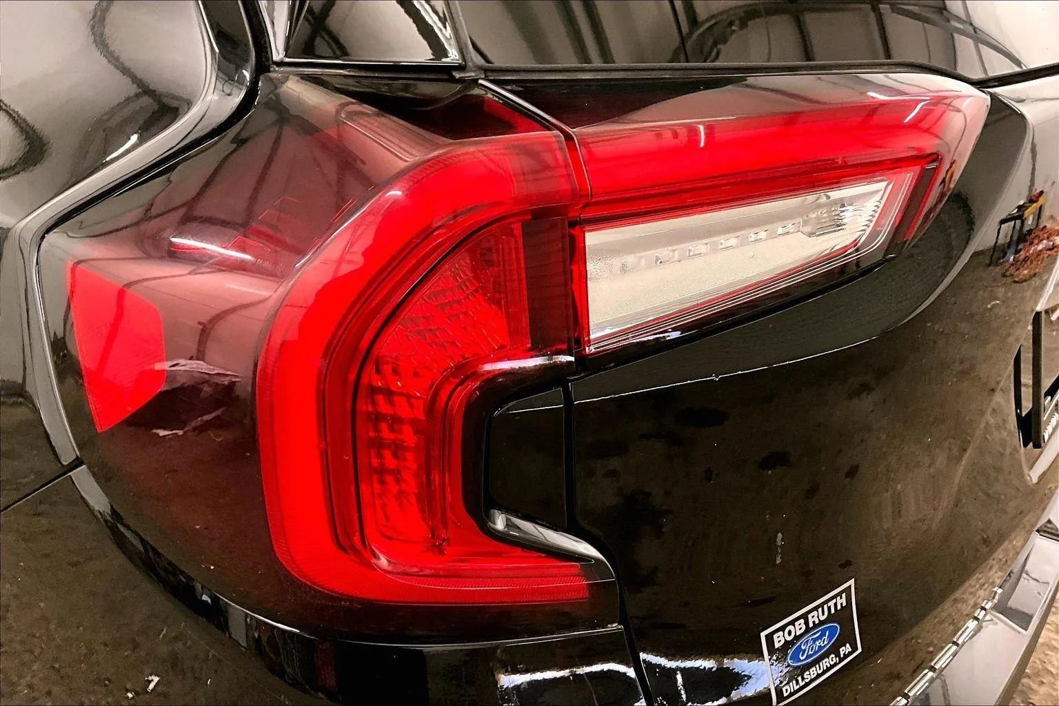 Used 2024 GMC Terrain SLT image 28