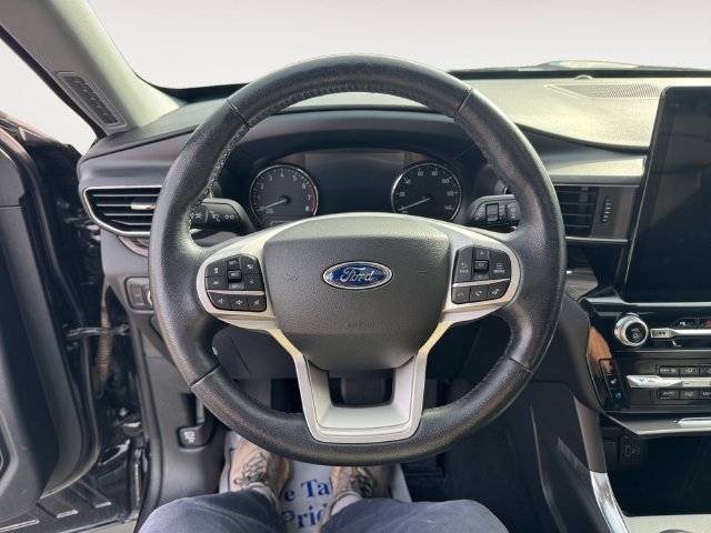 Certified 2022 Ford Explorer Limited w/ Limited Technology Package AWD/4WD image 13